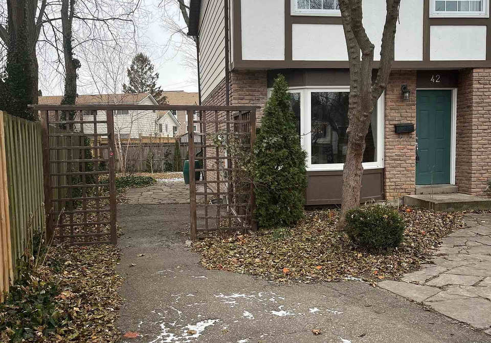 42-oakmeadow-place-st-catharines-ontario-x12613510