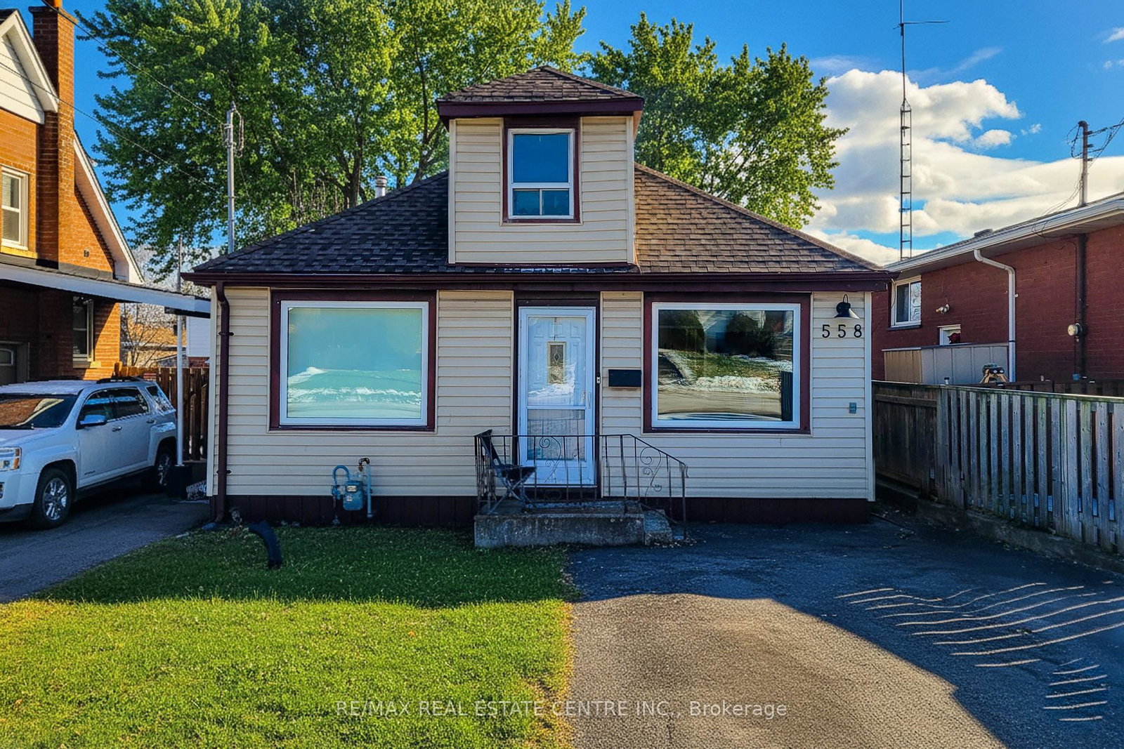 558-barnaby-street-hamilton-ontario-x12613634