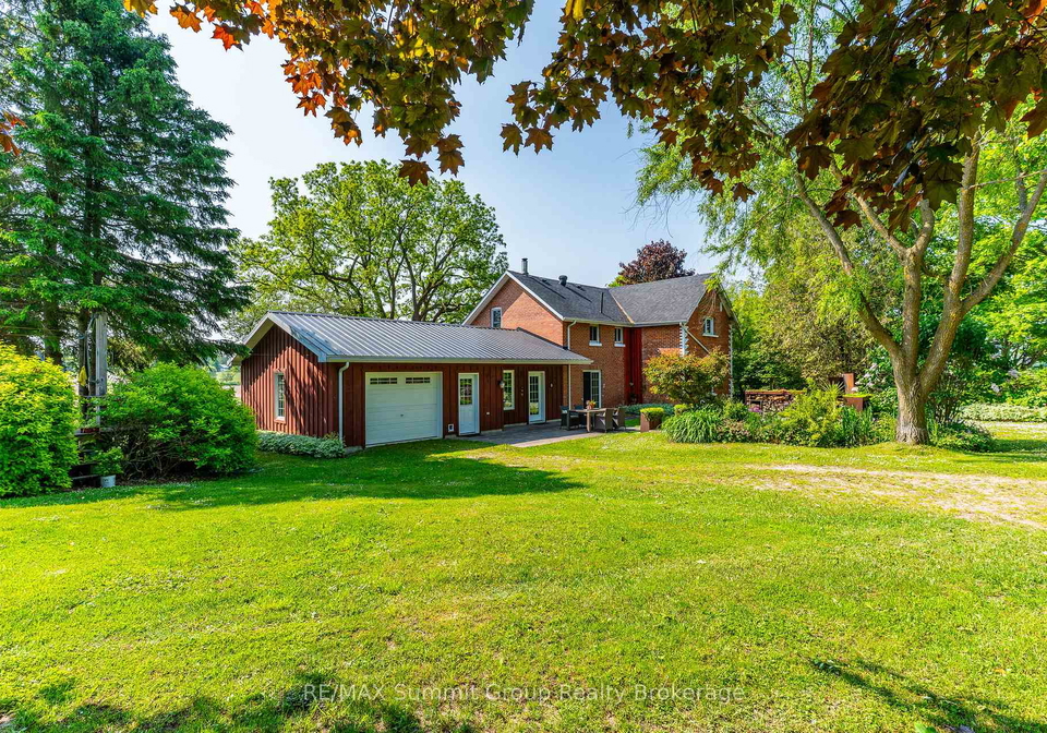 795099-east-back-line-grey-highlands-ontario-x12613692