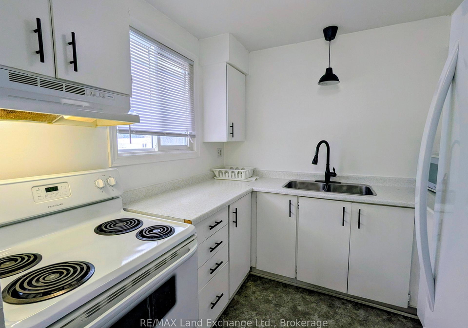630-hunter-street-kincardine-ontario-x12615210