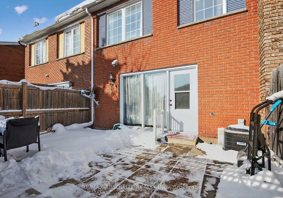 2628-baseline-road-ottawa-ontario-x12615500