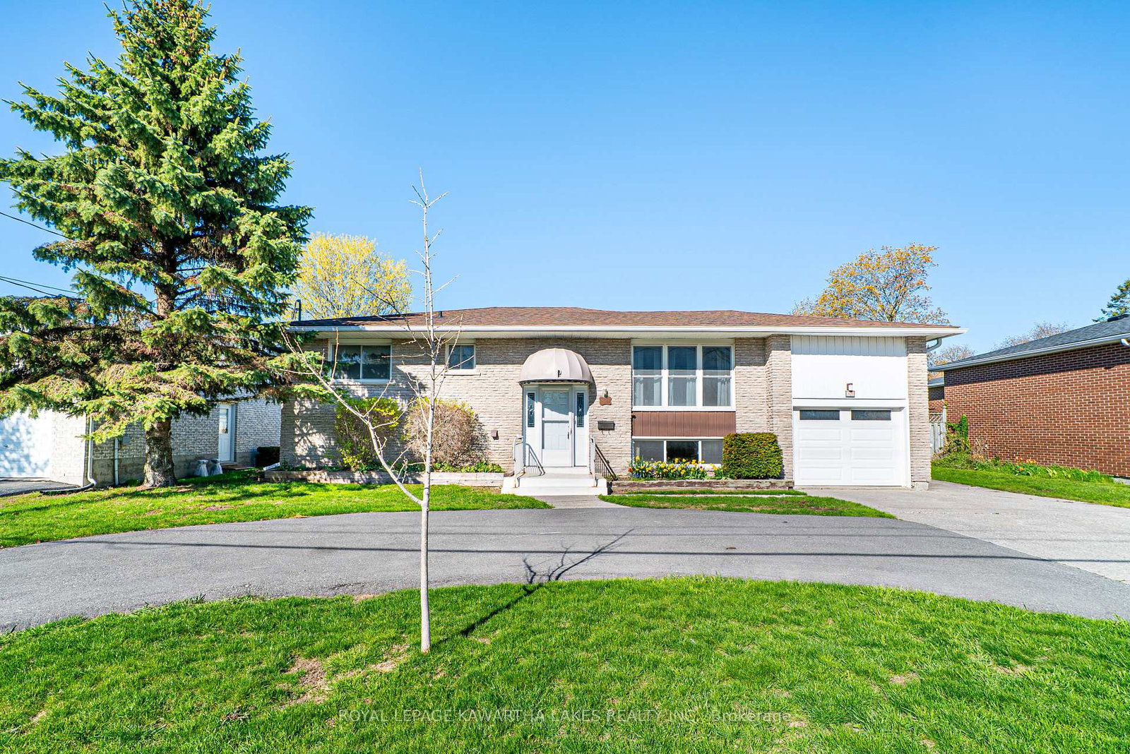 89-angeline-street-s-kawartha-lakes-ontario-x12615912