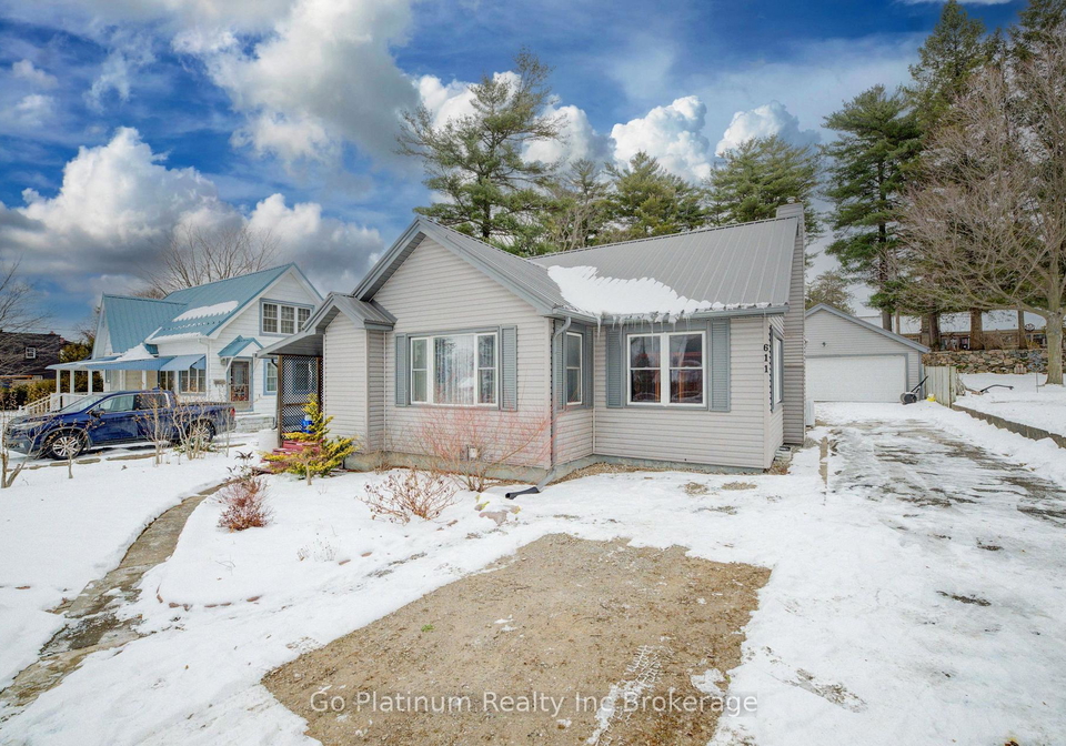 611-james-street-e-norfolk-ontario-x12616120