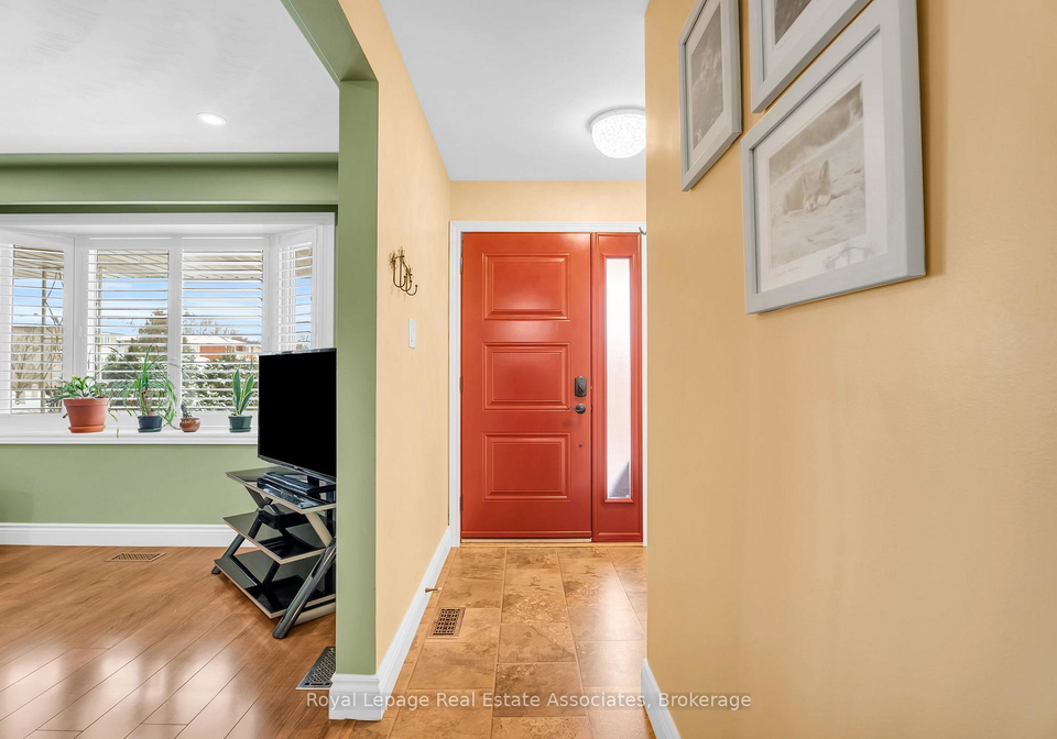 12-carnaby-crescent-kitchener-ontario-x12616758