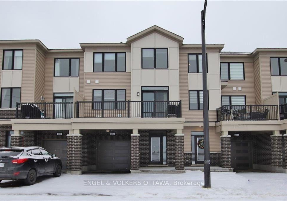 213-hibernian-walk-kanata-ontario-x12617168