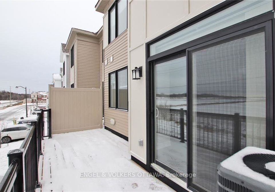 213-hibernian-walk-kanata-ontario-x12617168