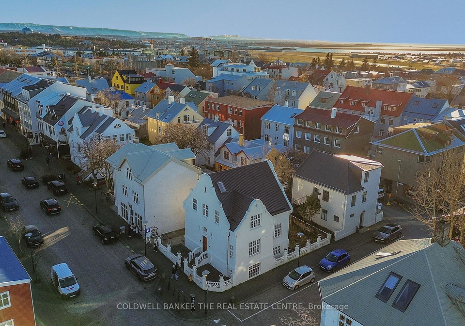 30-skolavordustigur-out-of-area-ontario-x12617284