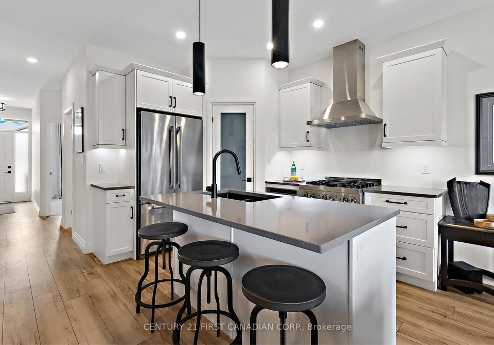 672-ketter-way-plympton-wyoming-ontario-x12617428