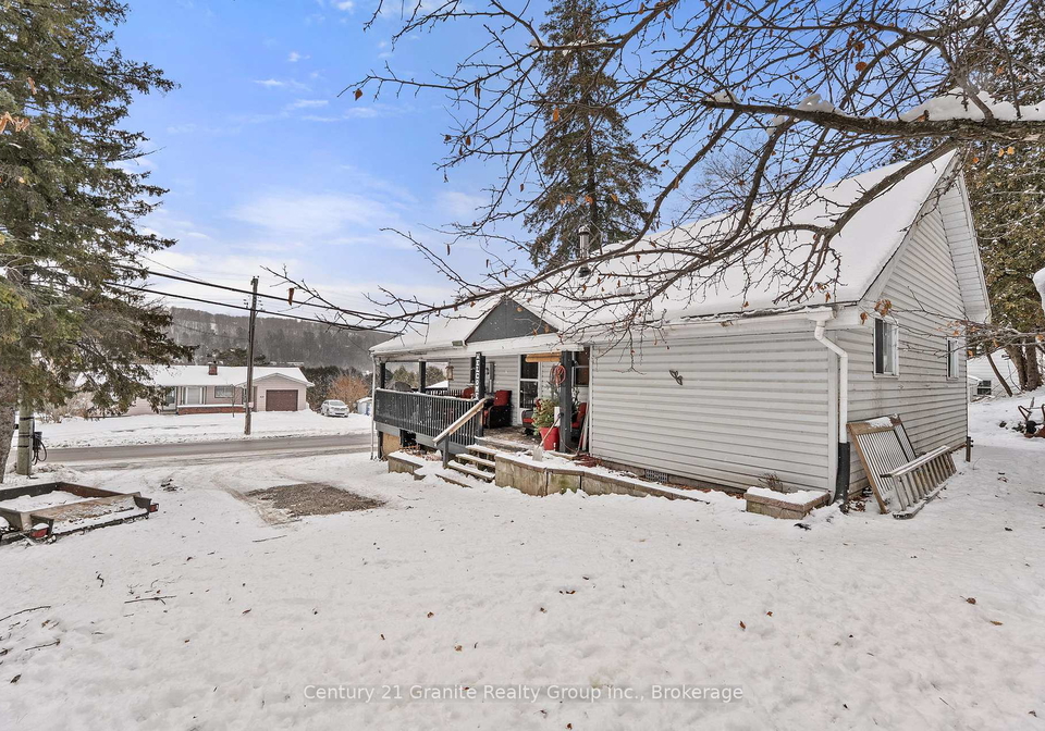 27-sunnyside-street-dysart-et-al-ontario-x12628028