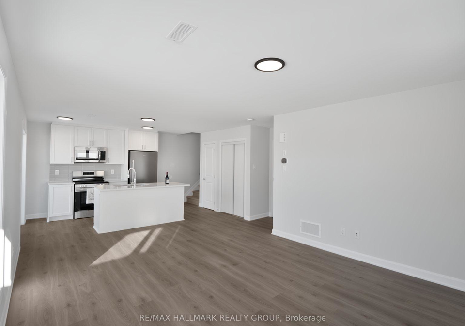 401-glenroy-gilbert-drive-ottawa-ontario-x12628182
