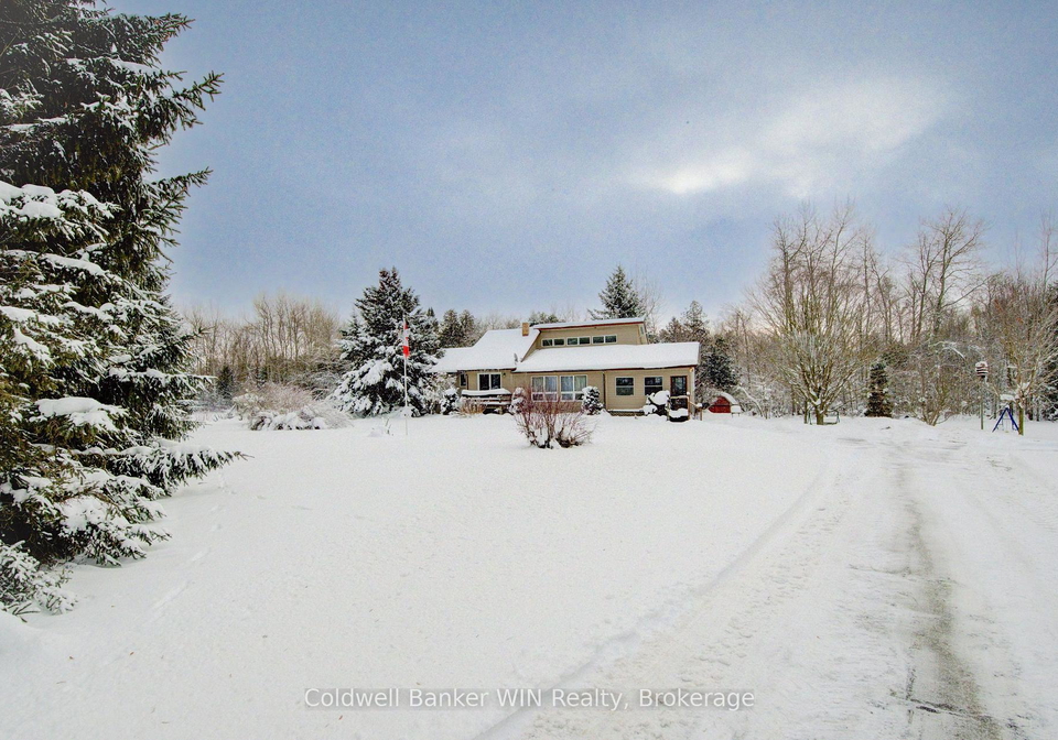 8123-line-12-wellington-north-ontario-x12629328