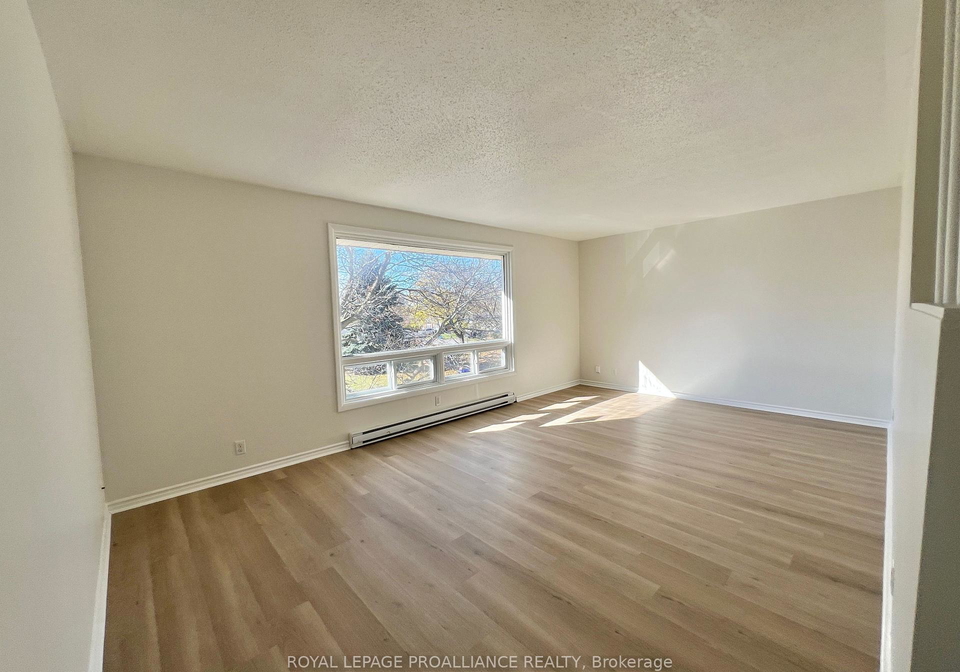 glenarden-crescent-belleville-ontario-x12629614
