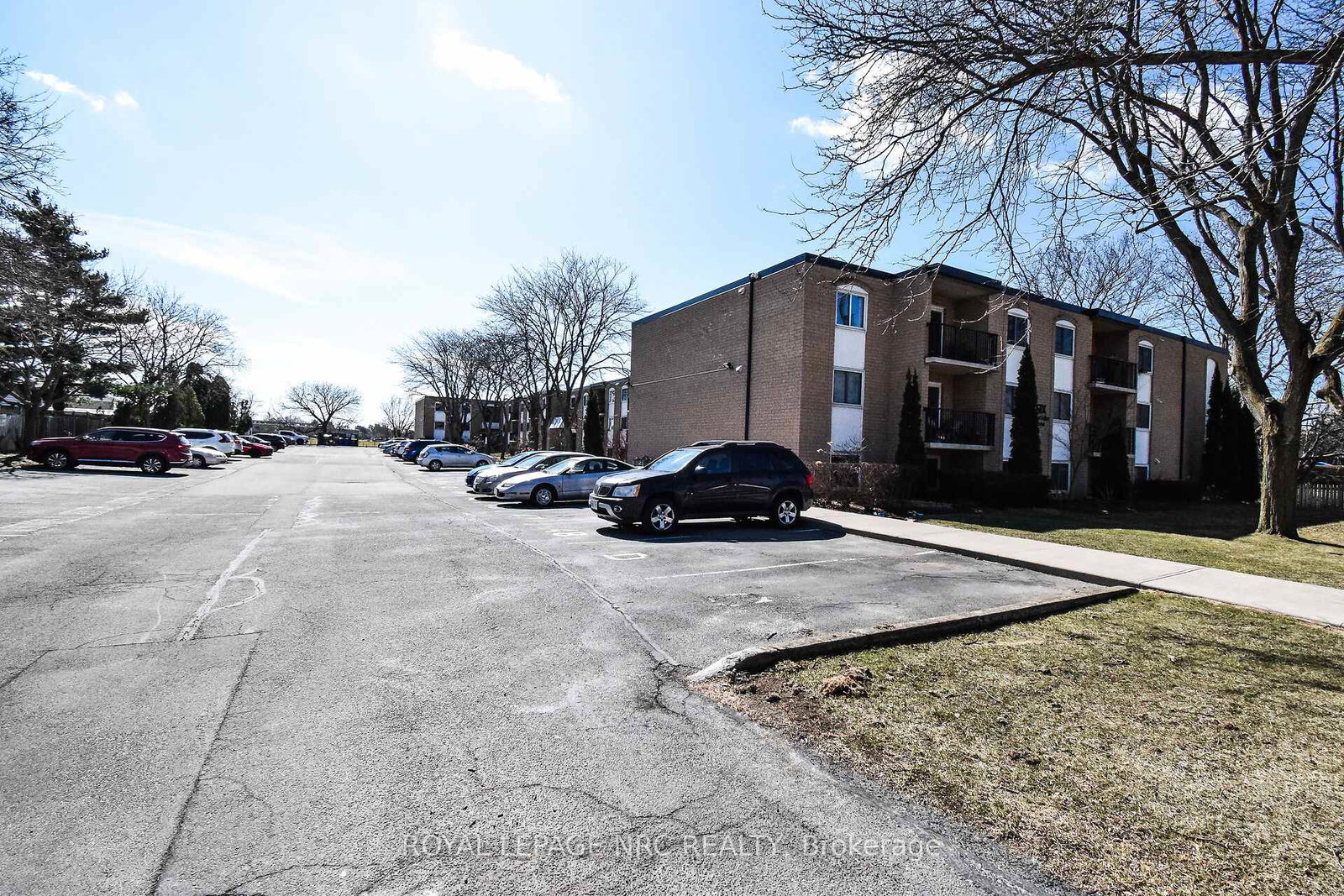 6-westlake-lane-st-catharines-ontario-x12630196