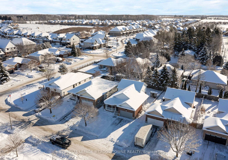 48-dickinson-court-centre-wellington-ontario-x12630280