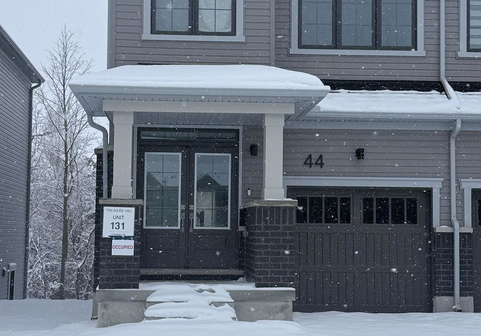 44-seahorse-common-n-cambridge-ontario-x12630302