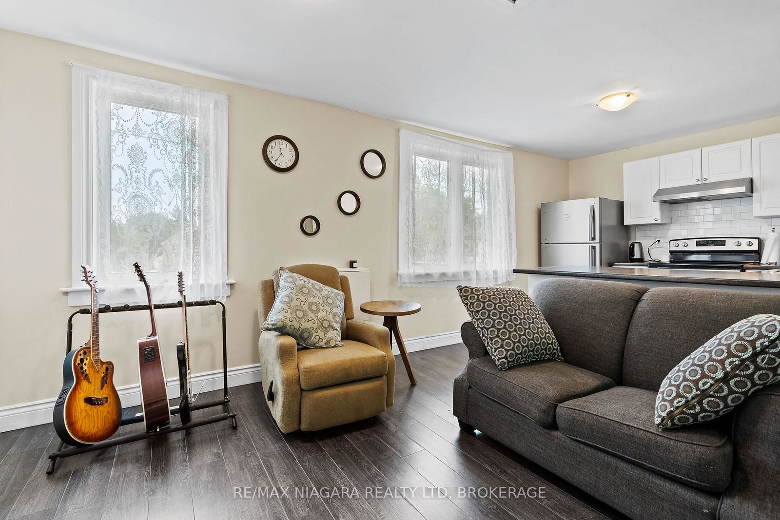 47-chaplin-avenue-st-catharines-ontario-x12630430