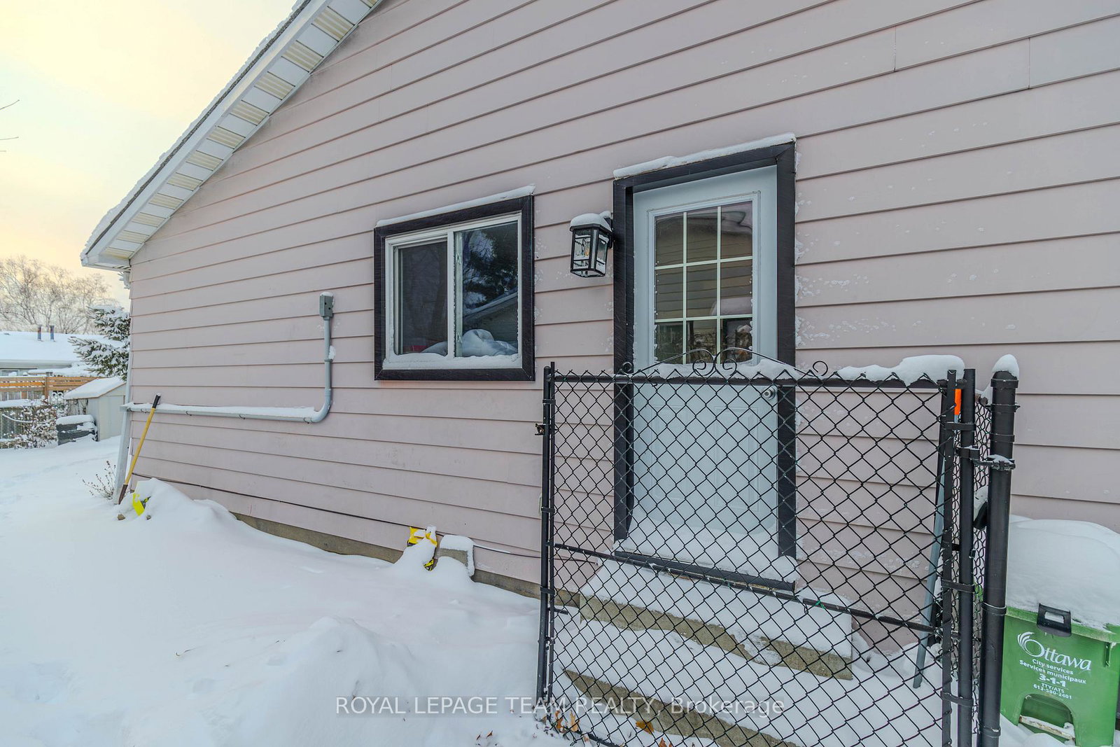 37-ballantrae-way-kanata-ontario-x12631456