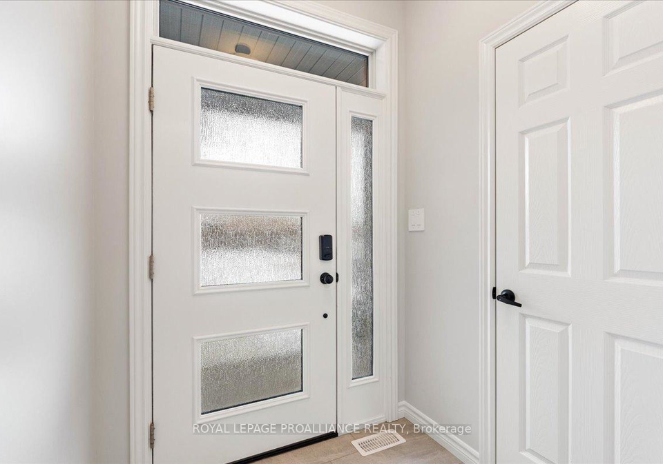 18-miramichi-street-belleville-ontario-x12634196