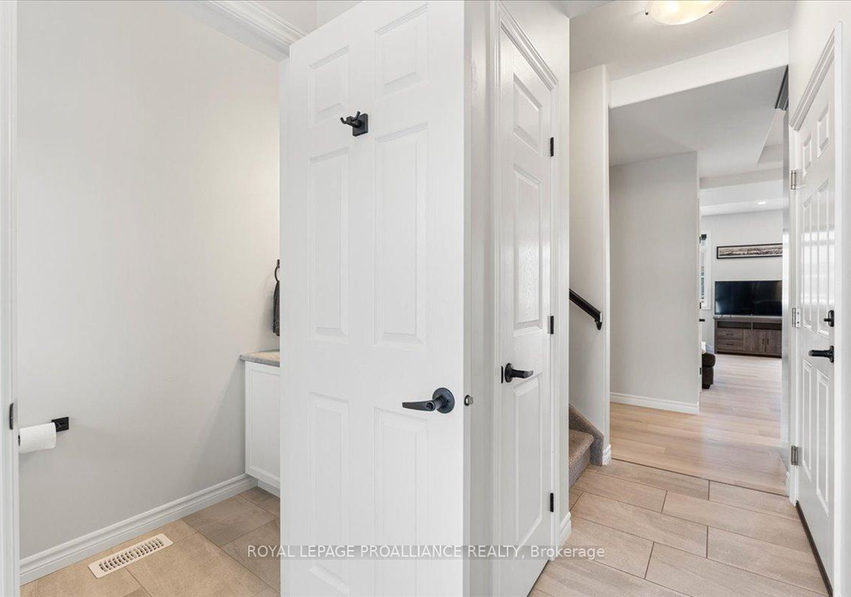 18-miramichi-street-belleville-ontario-x12634196