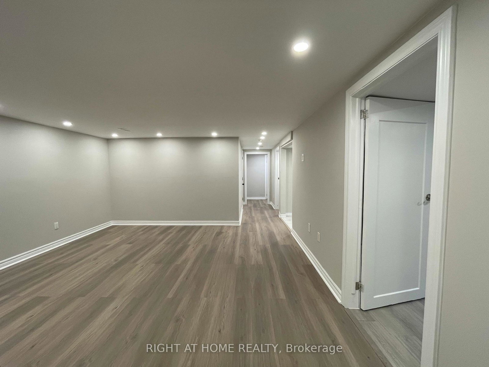 8-regency-street-hamilton-ontario-x12634948