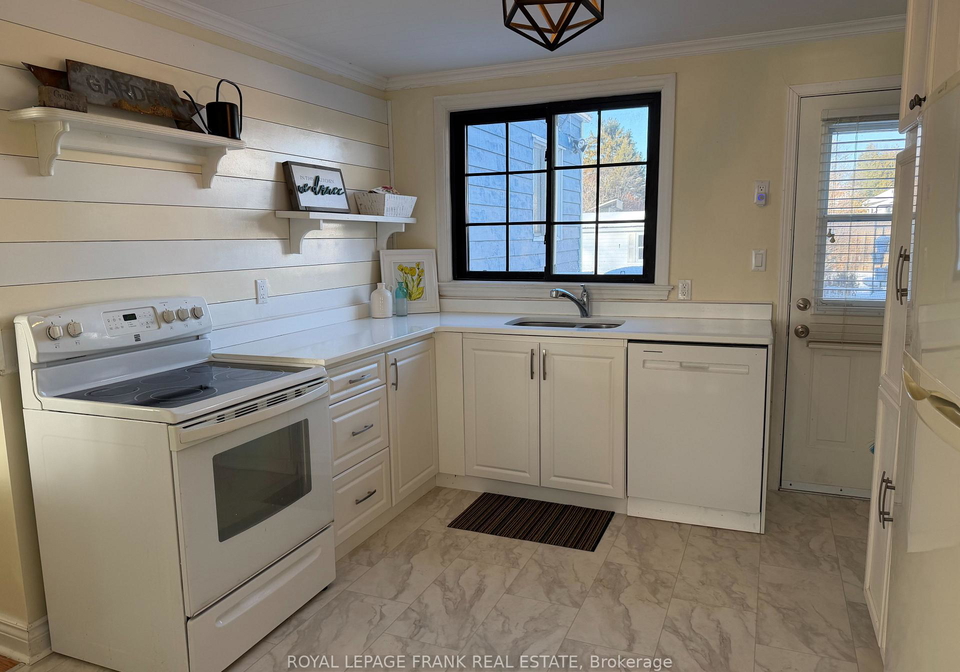 246-lake-street-cobourg-ontario-x12634950