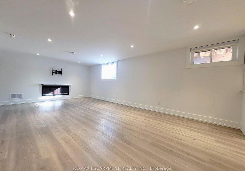664-hiawatha-boulevard-hamilton-ontario-x12634958