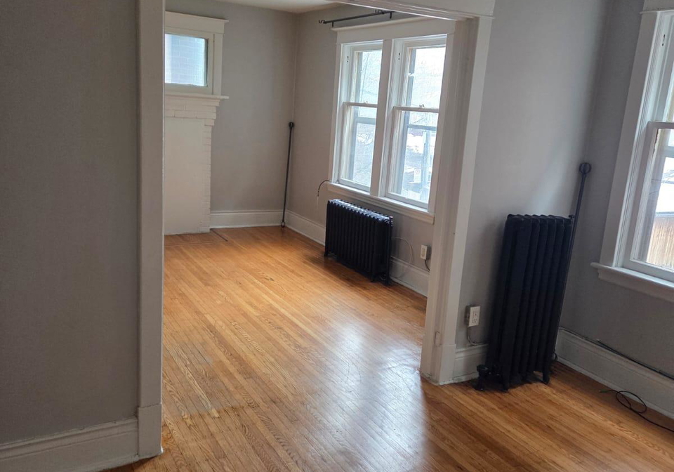 98main-street-e-hamilton-ontario-x12635446