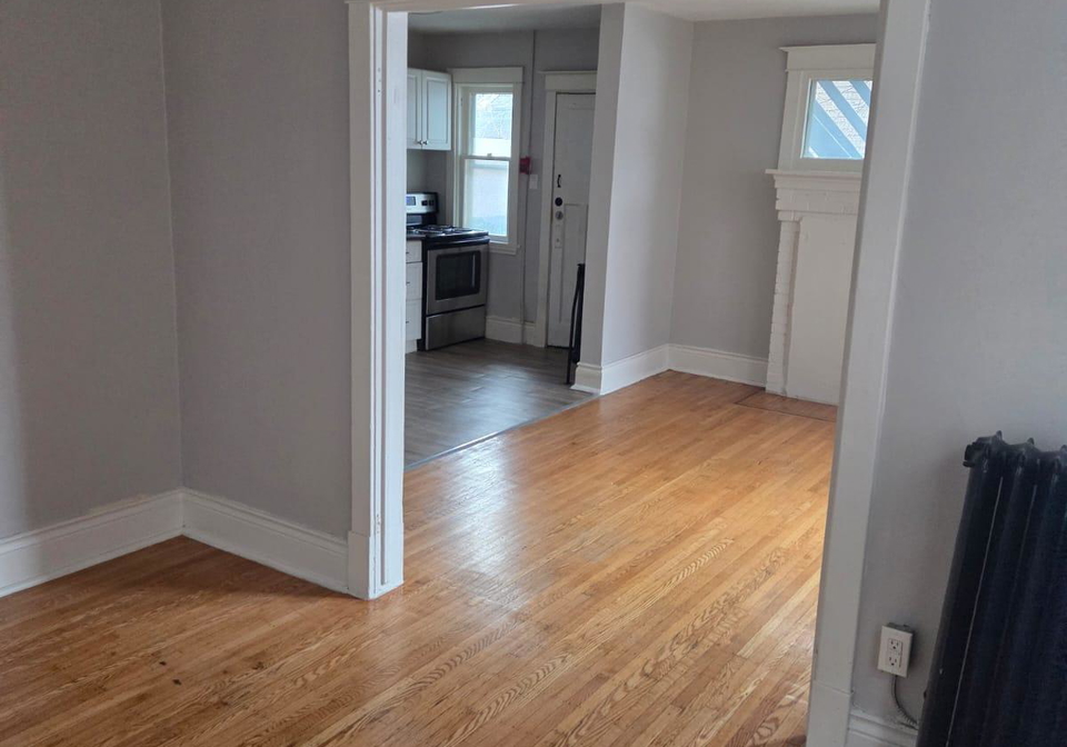 98main-street-e-hamilton-ontario-x12635446