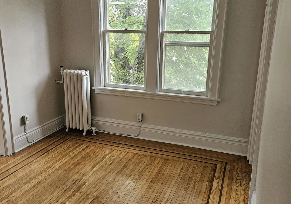 98main-street-e-hamilton-ontario-x12635452