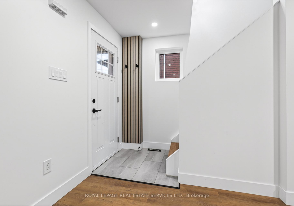 8-whitfield-avenue-hamilton-ontario-x12635672