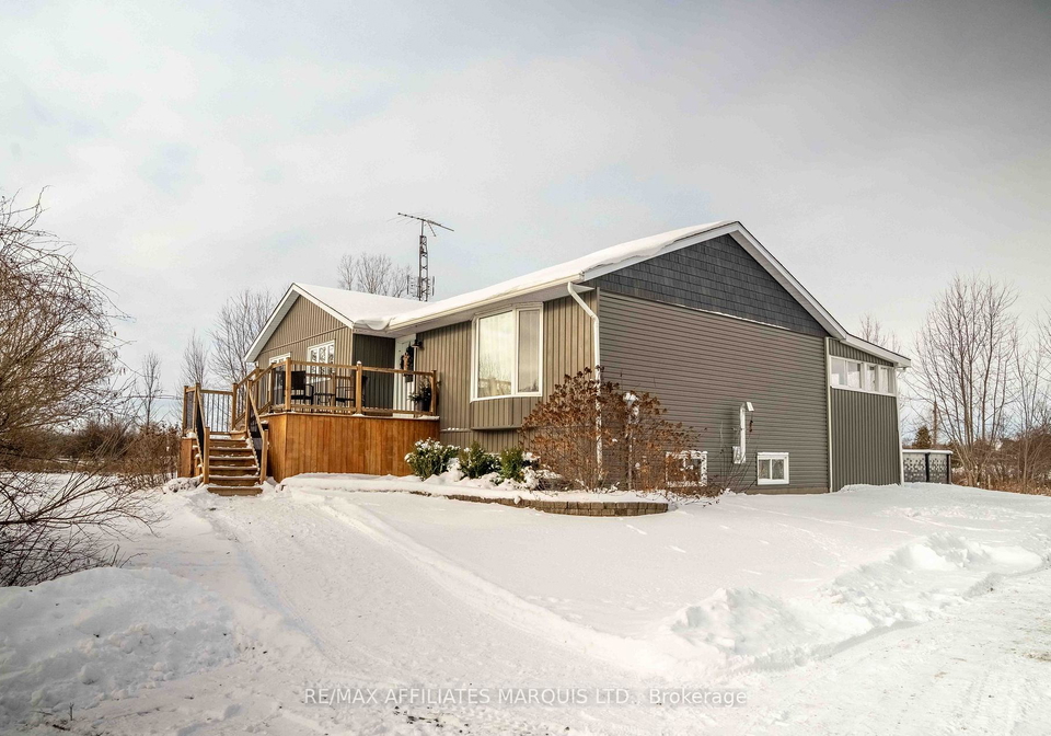 4239-county-road-11-south-stormont-ontario-x12635984