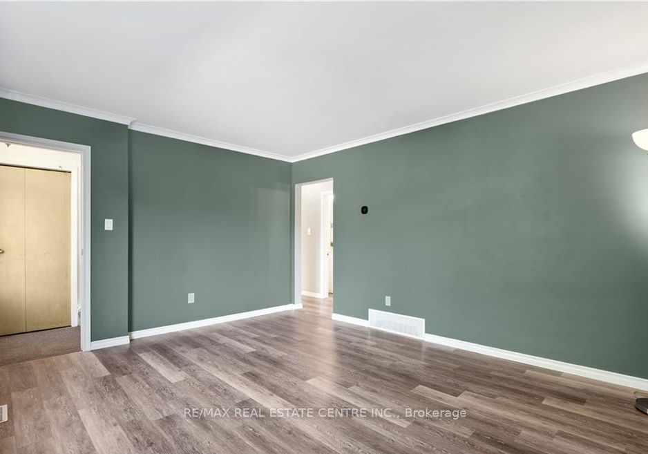 154-montgomery-road-kitchener-ontario-x12636362