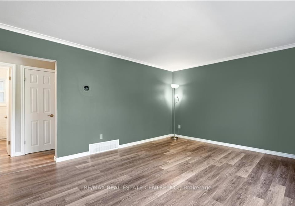 154-montgomery-road-kitchener-ontario-x12636362
