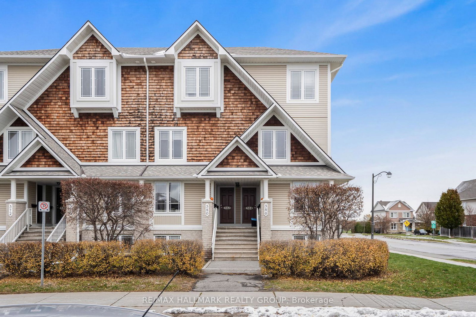 584-lakeridge-drive-ottawa-ontario-x12637762