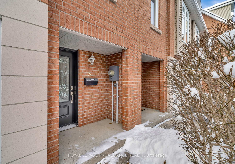 9-progress-avenue-belleville-ontario-x12638218
