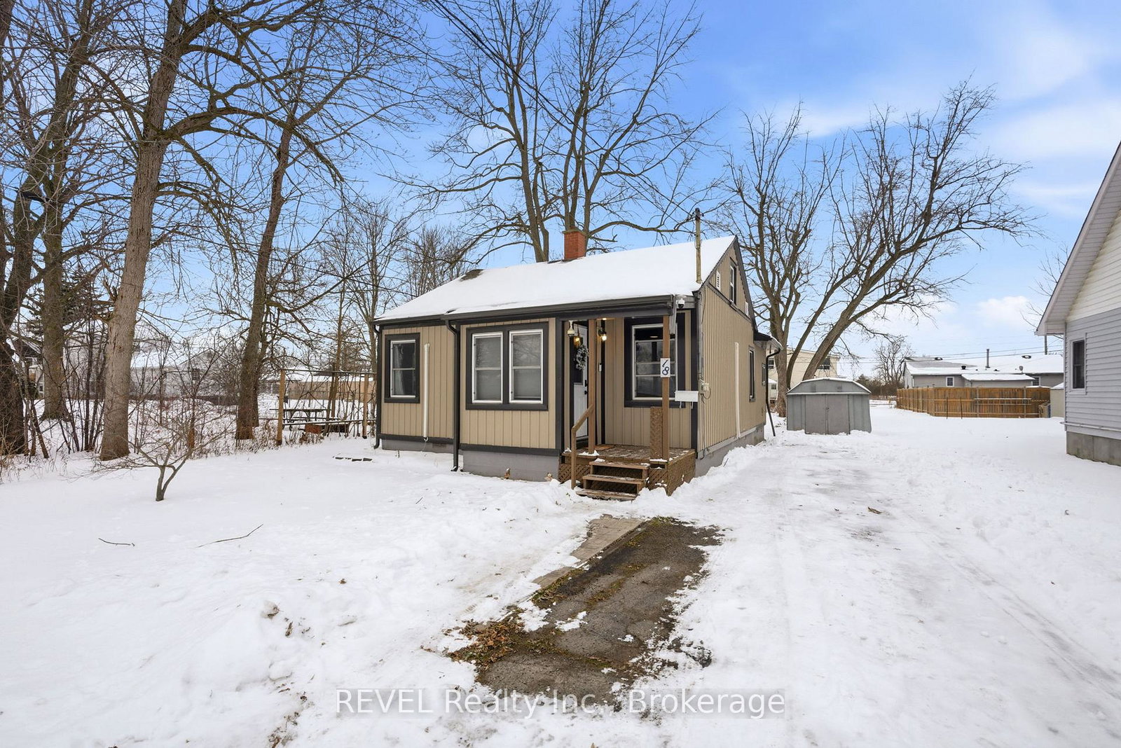 18-kingsmill-street-fort-erie-ontario-x12638766