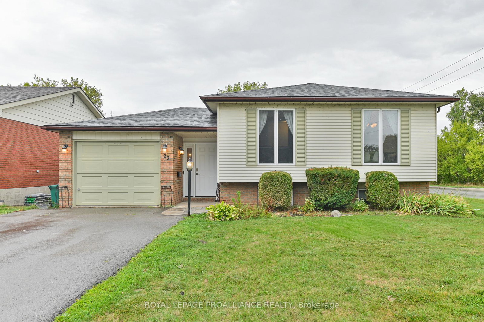 22-briarwood-crescent-belleville-ontario-x12640566