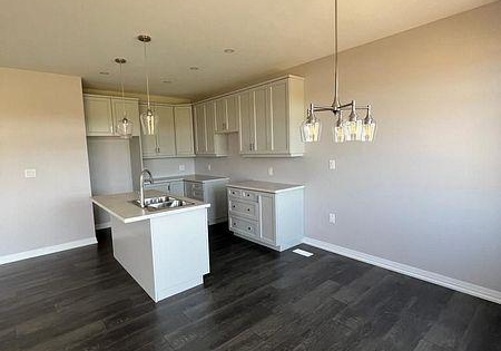 12-summit-crescent-belleville-ontario-x12641298