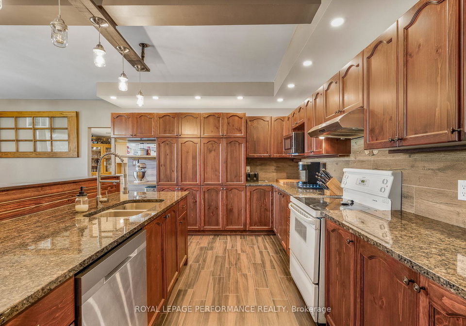4866-county-road-17-alfred-and-plantagenet-ontario-x12643394