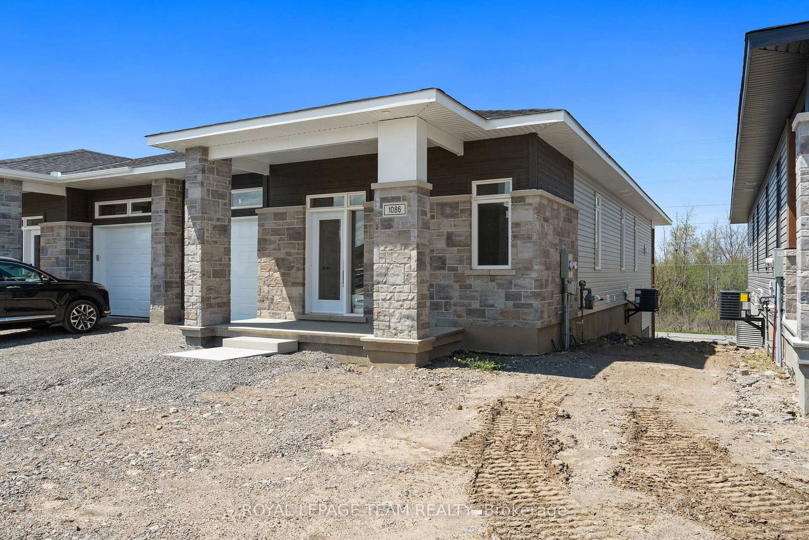 1086-moore-street-brockville-ontario-x12643532