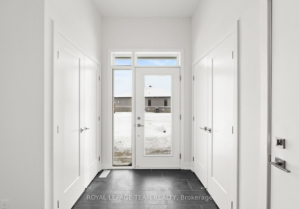 1086-moore-street-brockville-ontario-x12643532