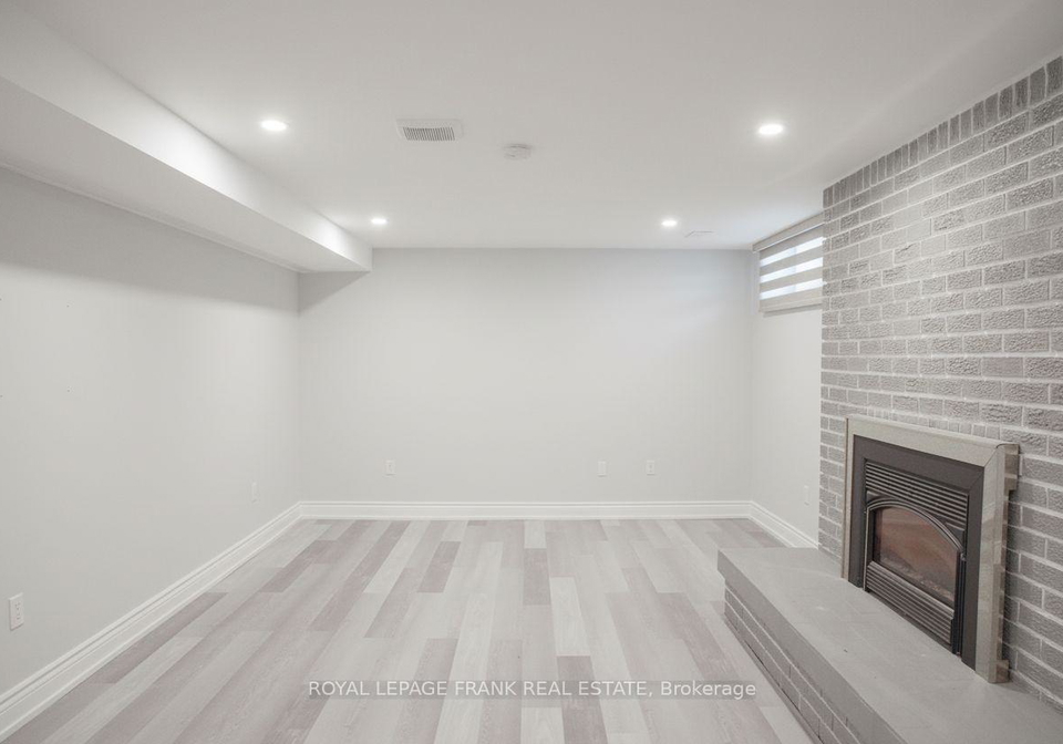 1-crescent-court-e-kawartha-lakes-ontario-x12643588