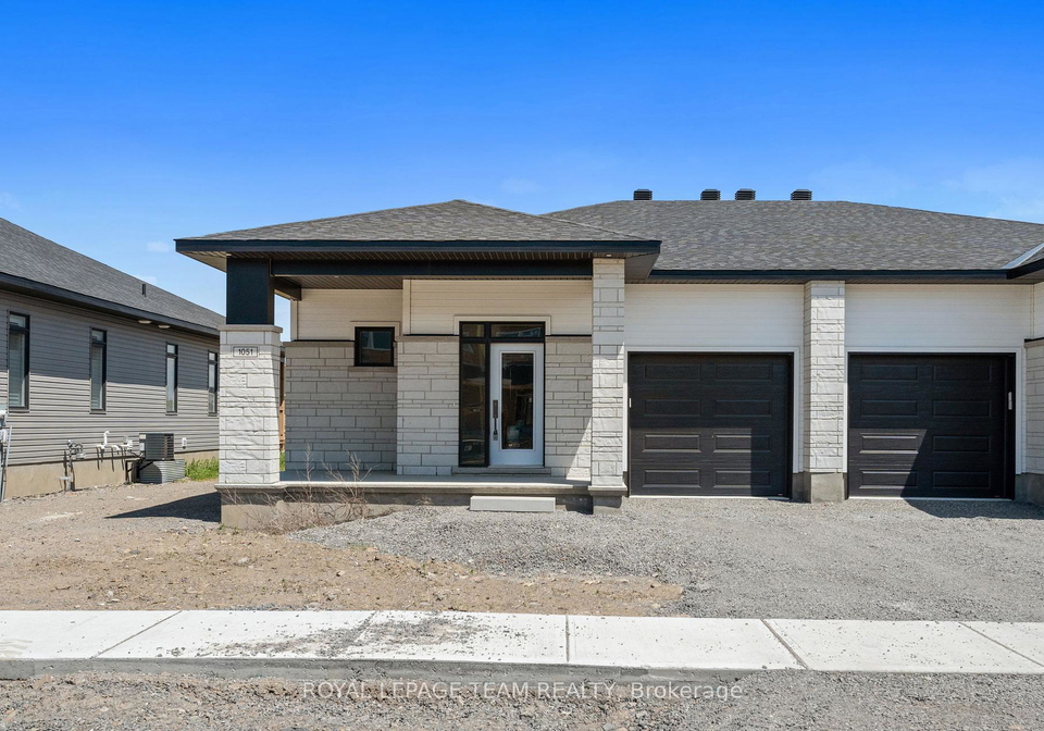 1051-moore-street-brockville-ontario-x12643610