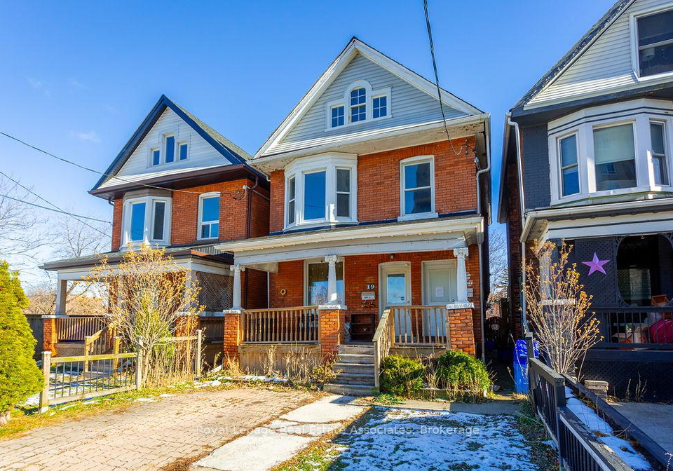 19-sanford-avenue-s-hamilton-ontario-x12643748