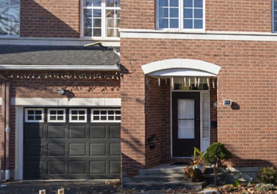 144-deercroft-avenue-ottawa-ontario-x12645494