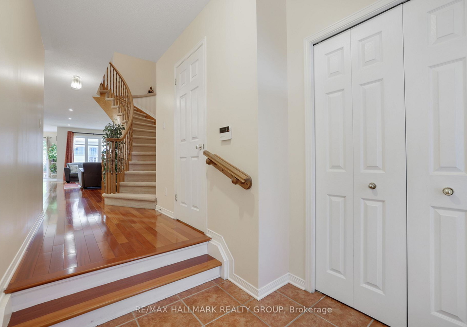 144-deercroft-avenue-ottawa-ontario-x12645494