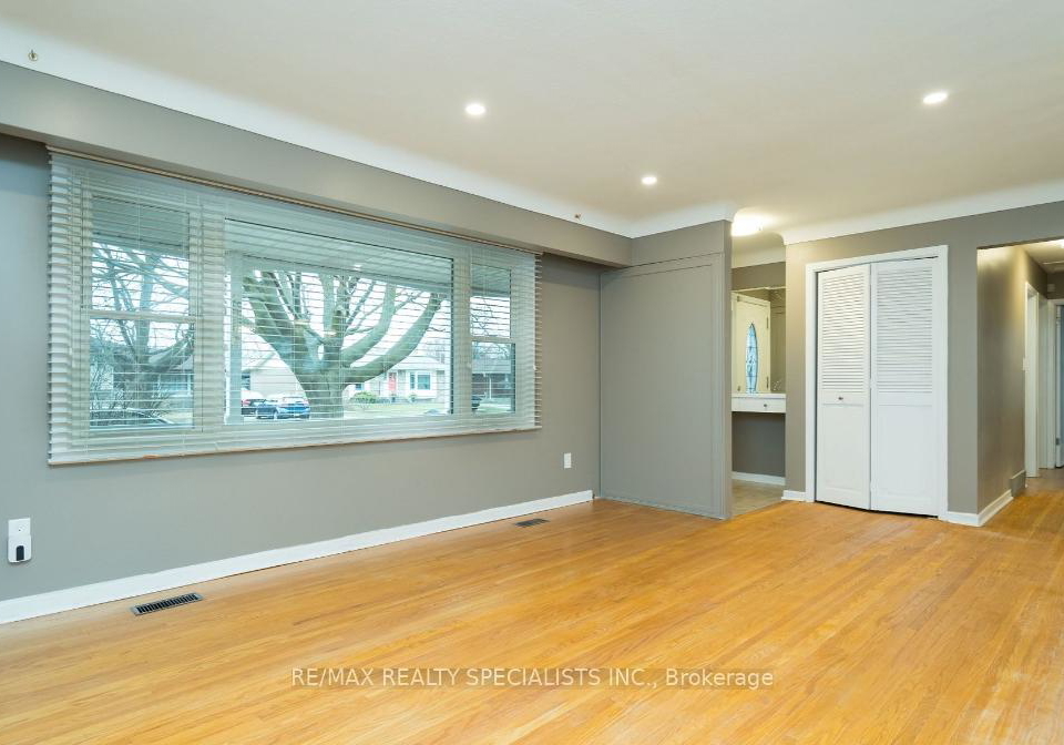 34-royal-manor-drive-st-catharines-ontario-x12646182