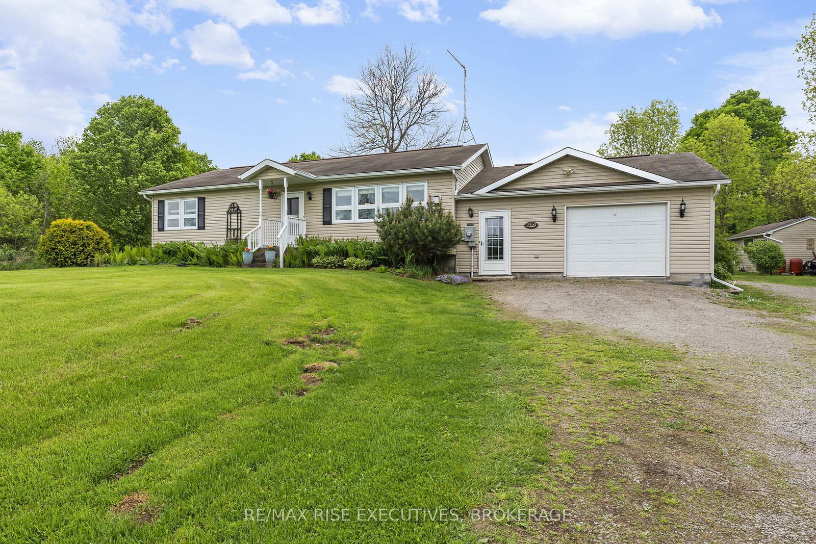 2329-harlem-road-rideau-lakes-ontario-x12647886