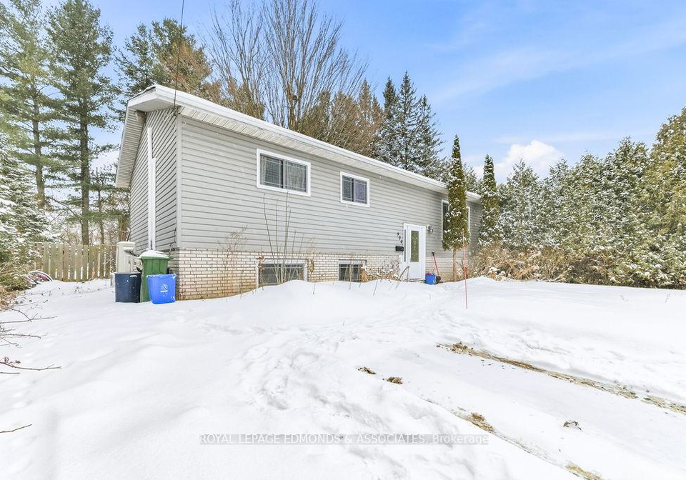 904-lea-street-pembroke-ontario-x12649470