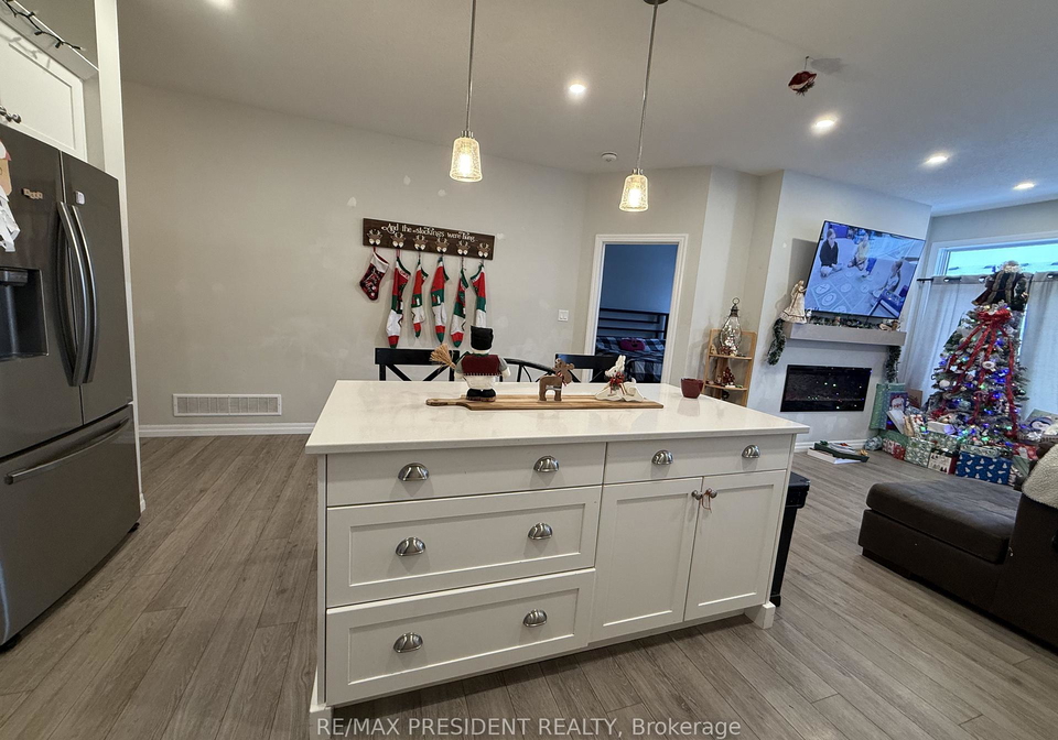 112-livingston-drive-tillsonburg-ontario-x12650294